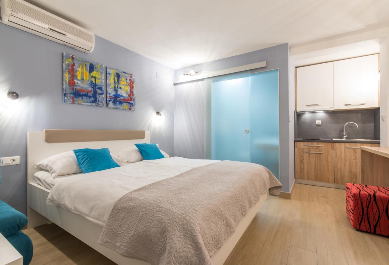 Beachfront Apartments Zanic Подстрана Екстериор снимка