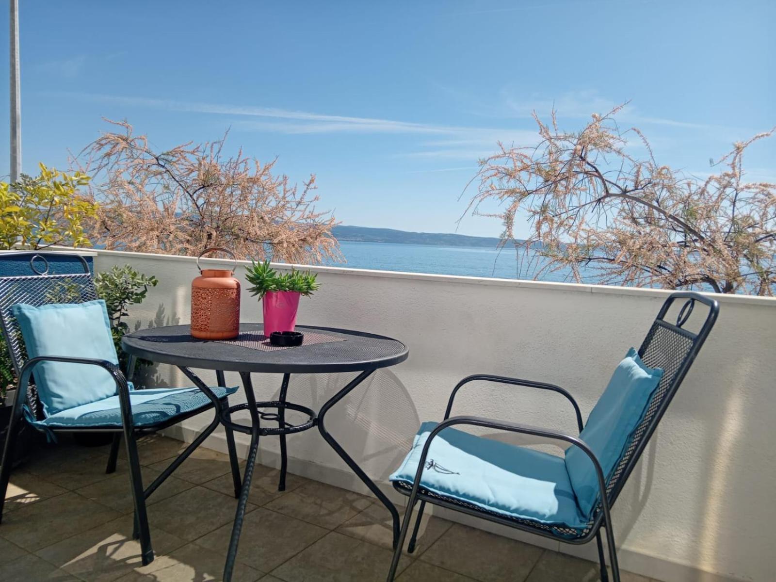 Beachfront Apartments Zanic Подстрана Екстериор снимка